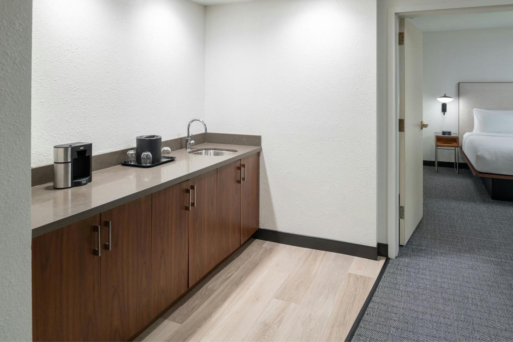 Готель Courtyard By Marriott Providence Лінкольн Екстер'єр фото
