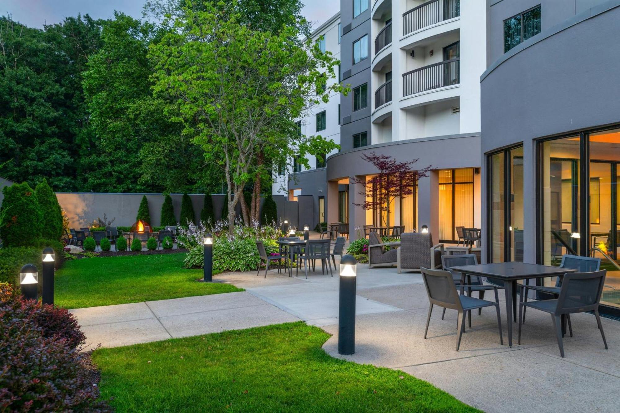 Готель Courtyard By Marriott Providence Лінкольн Екстер'єр фото