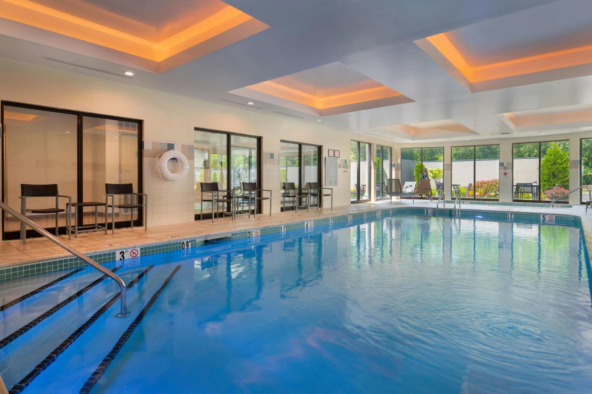 Готель Courtyard By Marriott Providence Лінкольн Екстер'єр фото