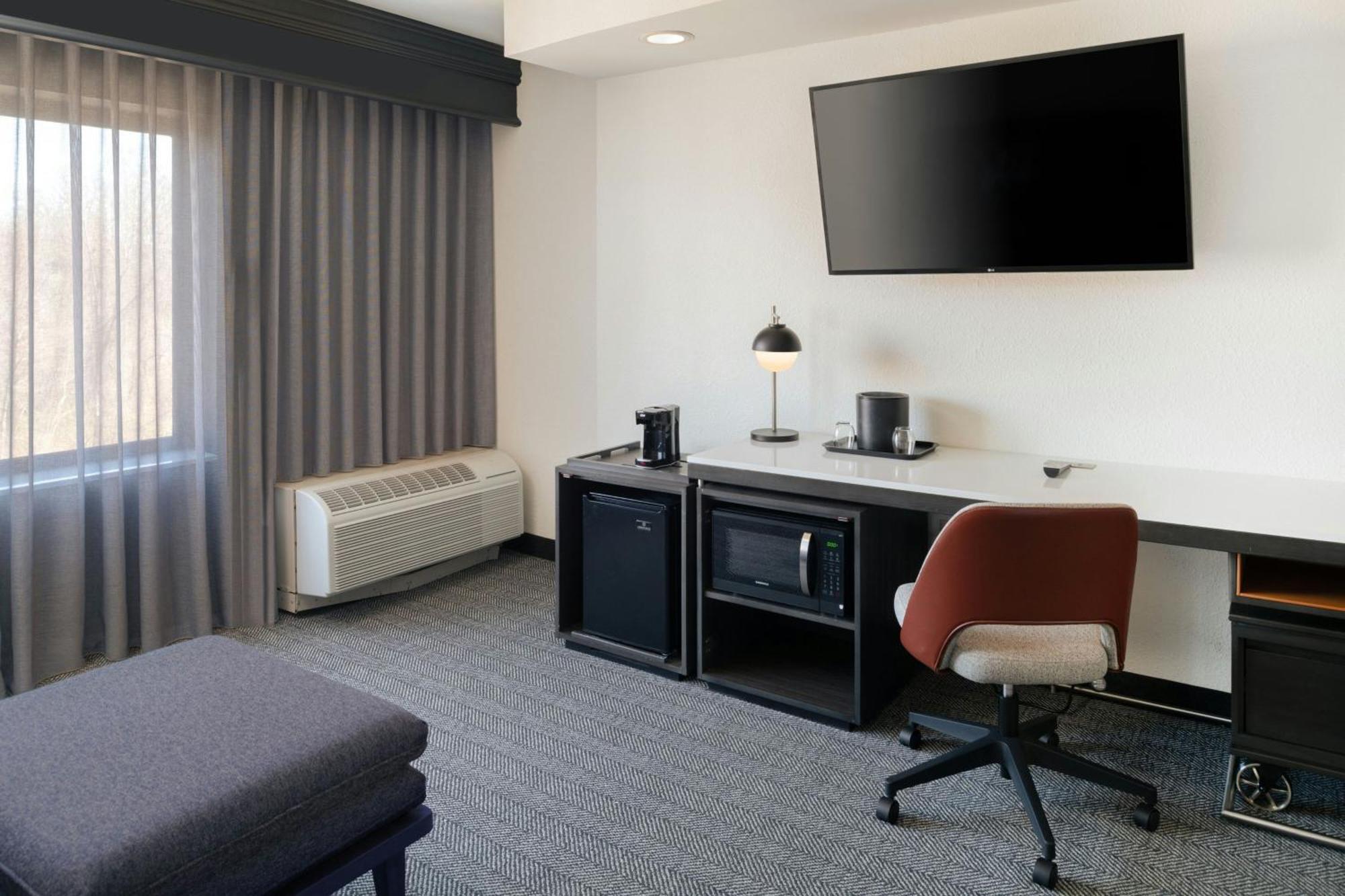 Готель Courtyard By Marriott Providence Лінкольн Екстер'єр фото