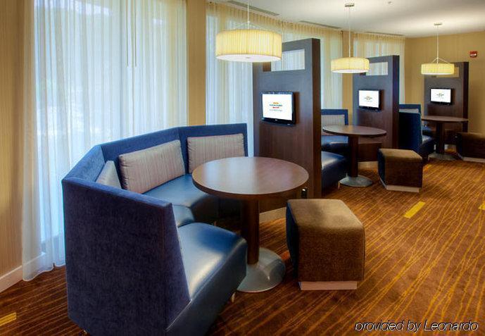 Готель Courtyard By Marriott Providence Лінкольн Екстер'єр фото